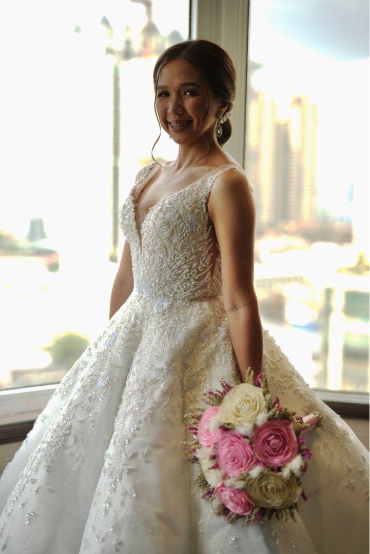 Luxury Wedding gown by Mark brides manila (Category: Evening dresses & gowns) located in Manila. Submitted by luxurylover88888 (Listing ID 1294721201, Image 3). Description: Custom made for small to medium built Waistline at 27 inches Bought for 110k custom made included with box and all wedding essentials (unused , i have a different wedding essentials used for the wedding) Rfs : served it purpose giving other the opprtunity to experience a luxu