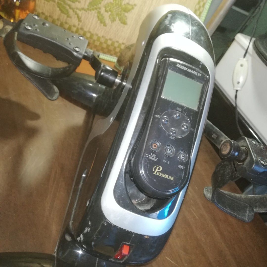 mini electric exercise bike (Category: Exercise Mats) located in Paranaque City. Submitted by 4thestate.surplusan (Listing ID 1294694857, Image 3). Description: confidence fitness motorized electric mini exercise bike/ pedal exercise for working out while u r working, relax on tv and more. 110volts fr japan. tested working.