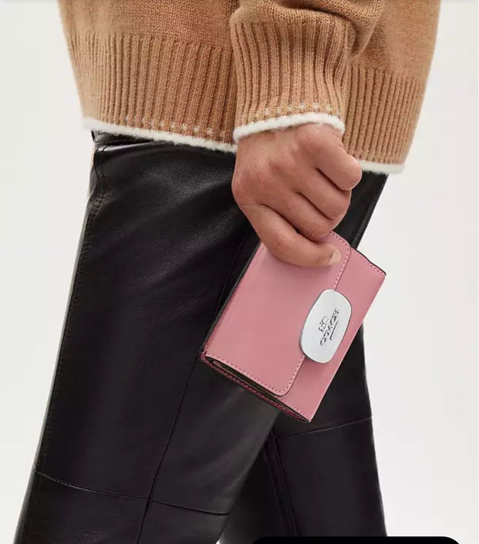 💯ORIGINAL COACH ELIZA SMALL WALLET TRUE PINK (Category: Luxury Bags & Wallets) located in Quezon City. Submitted by ashongsstore (Listing ID 1294769260, Image 1). Description: 🇵🇭AVAILABLE🇵🇭 Small Eliza Wallet Style NumberCP255 Measurements Length: 4.25” Height: 3.75” Materials: Signature coated canvas and smooth leather Features: Outside snap coin pocket Inside open pockets Snap closures Full-length bill compartment Six credit card slots.