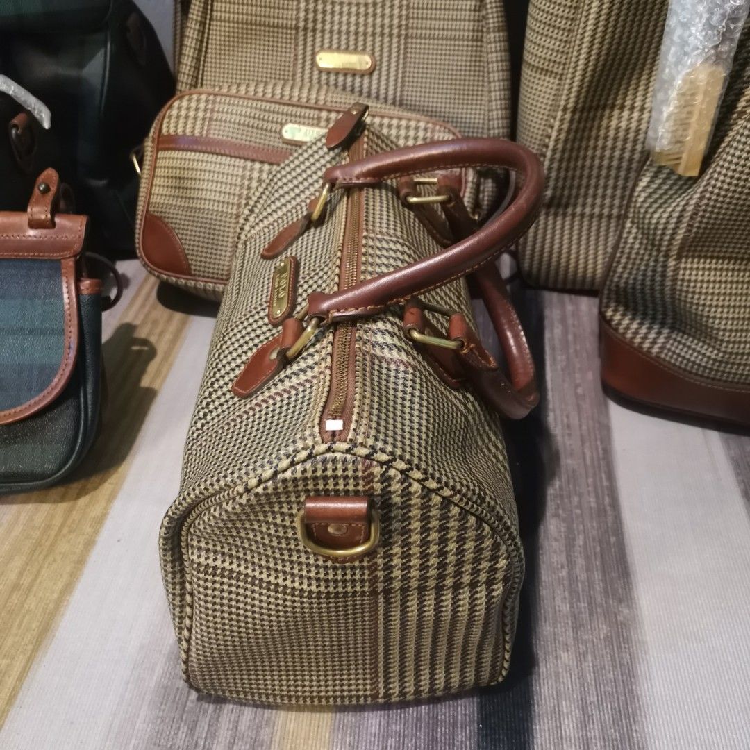 RALPH LAUREN BOSTON BAG (Category: Luxury Bags & Wallets) located in Quezon City. Submitted by amreensonlinebotique (Listing ID 1294814490, Image 3). Description: ✅AUTHENTIC RALPH LAUREN ✅SIZE 30cm ✅VINTAGE BAG ✅NO MAJOR FLAWS (clean inside except may written name lng s loob) 📌NO MEET UP! Item/s will be delivered to the buyer once paid. 📌 SHIPPING arrangement can be done by the buyer (kung gusto) 📌NO COD! Payment through gcash or bank transfer