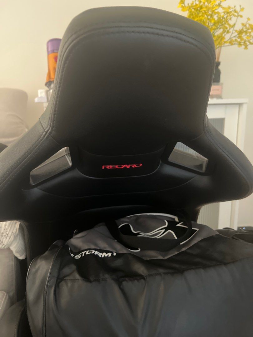 Recaro Sim racing rig 遊戲賽車椅, 電子遊戲, 遊戲機配件, 遊戲週邊商品 - Carousell