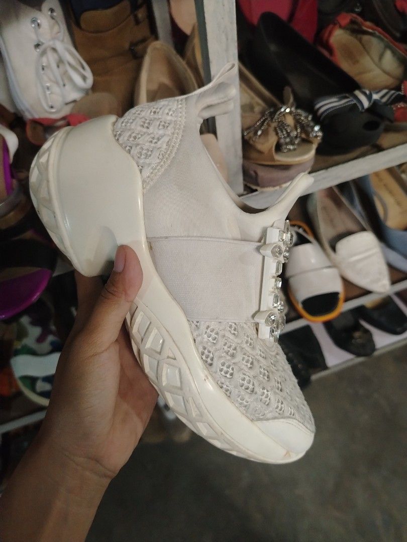 Roger vivier White shoes Women s Fashion Footwear Sneakers on Carousell