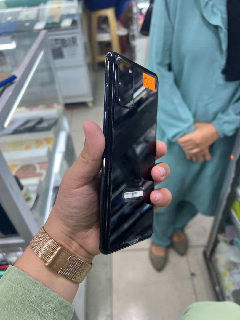 Samsung S20 Plus 128gb Dualsim FU (Category: Samsung) located in San Juan City. Submitted by javedsgadgetshop (Listing ID 1294731416, Image 3). Description: OPEN FOR INSTALLMENT VIA CREDIT CARD/GGIVES & SWAP/TRADE-IN! WE BUY AND SELL ( ANYKINDS OF UNIT BINIBILI PO NAMIN)! PTPA : Padelete po f bawal Read ❗️Onhand ‼️ Samsung S20+ •128gb •NTC Variant •Good batt health •Factory Unlock •95% Smoothness •No hidden issue | No Repaired •100% Authentic | N