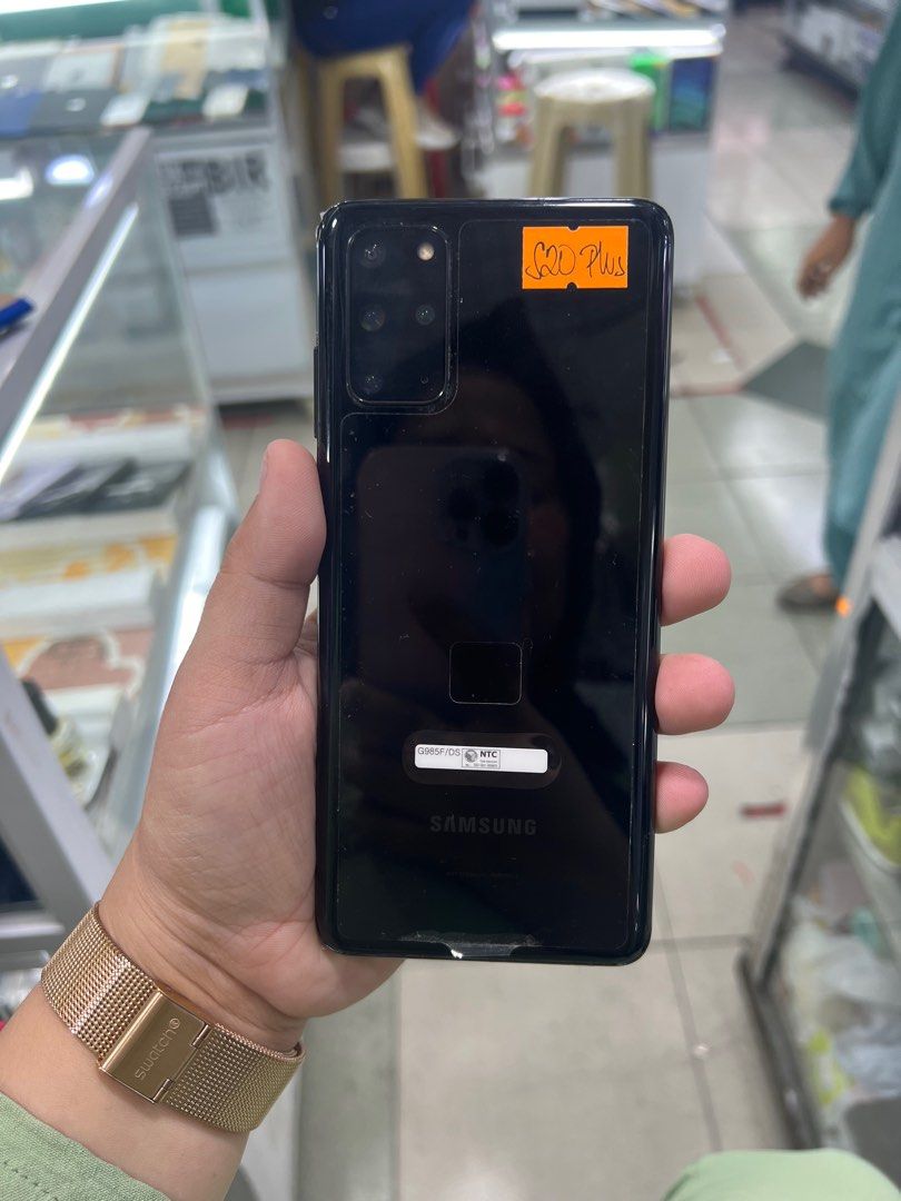 Samsung S20 Plus 128gb Dualsim FU (Category: Samsung) located in San Juan City. Submitted by javedsgadgetshop (Listing ID 1294731416, Image 1). Description: OPEN FOR INSTALLMENT VIA CREDIT CARD/GGIVES & SWAP/TRADE-IN! WE BUY AND SELL ( ANYKINDS OF UNIT BINIBILI PO NAMIN)! PTPA : Padelete po f bawal Read ❗️Onhand ‼️ Samsung S20+ •128gb •NTC Variant •Good batt health •Factory Unlock •95% Smoothness •No hidden issue | No Repaired •100% Authentic | N