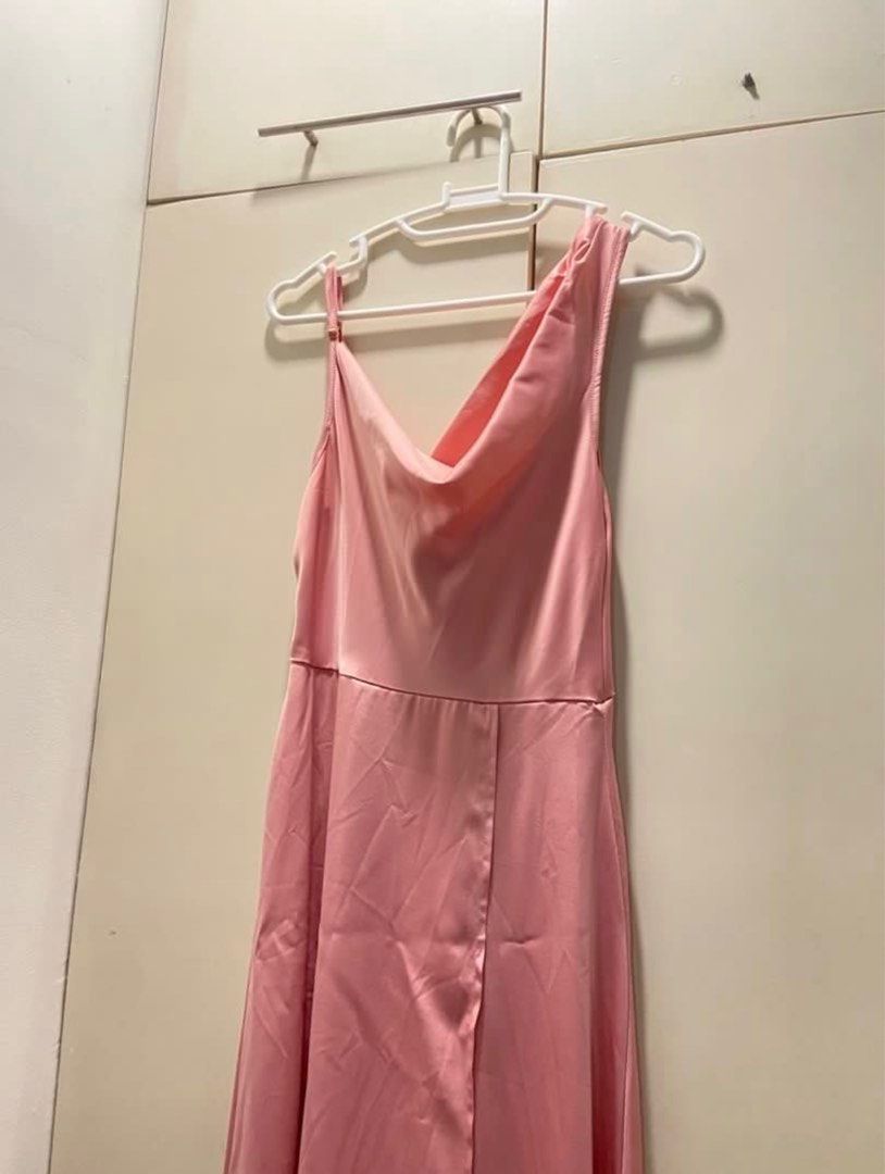 Shein Pink Cowl dress (Category: Evening dresses & gowns) located in Mandaluyong City. Submitted by brandedclosetsale (Listing ID 1294647123, Image 2). Description: Shein Pink cowl dress Used twice.