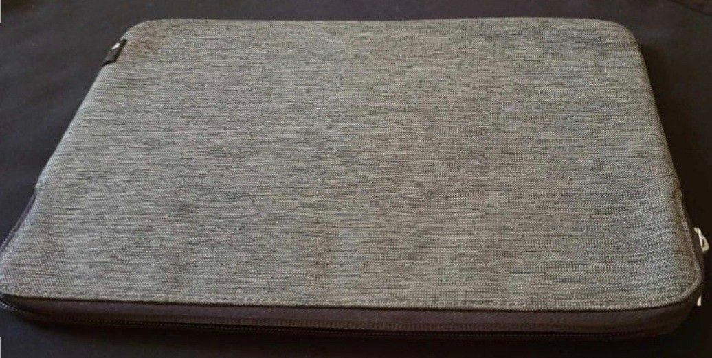 Slim Sleeve Case for Macbook Air 13” (Category: Laptop Bags & Sleeves) located in Manila. Submitted by phoebecali (Listing ID 1294660106, Image 2). Description: Item : Macbook Slim Sleeve Case for Macbook Air 13” . Color : Gray Condition : used 1 time only and almost brand new :) See to appreciate :) Taguig area 09172404648 MOP : GCASH / BD0 / METROBANK / BPI.