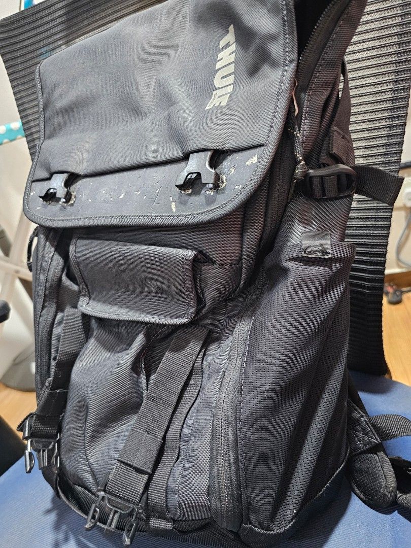 THULE backpack (Category: Backpacks) located in Kuala Lumpur. Submitted by roses666 (Listing ID 1294786222, Image 2). Description: Thule backpack Well used. COD only.