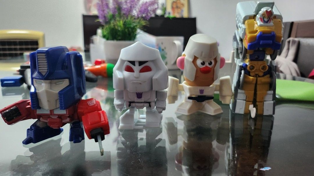 Transformers (Category: Toy Figures) located in Singapore. Submitted by graceyes (Listing ID 1294779311, Image 2). Description: All for $15.. Train transforms fully. pick up at highgate crescent, Bt timah area.
