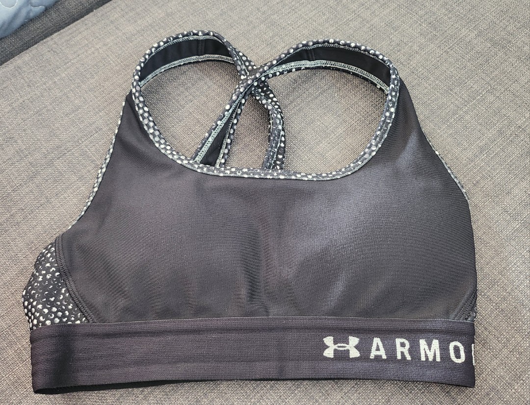Under Armour sports bra, Women's Fashion, Activewear on Carousell