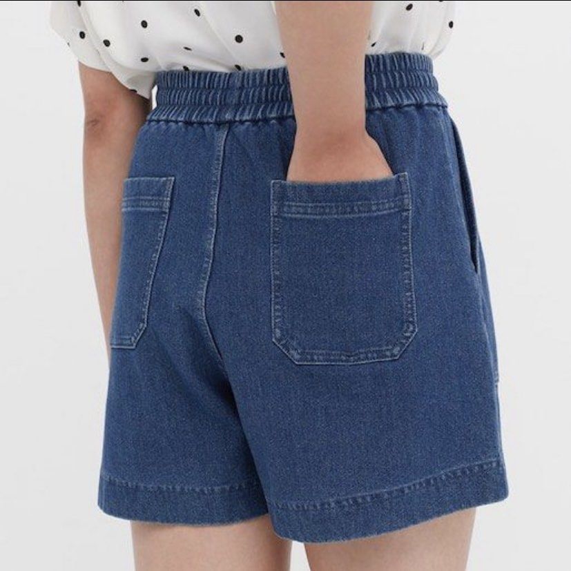 Uniqlo Denim Jersey Shorts (Category: Shorts) located in Makati City. Submitted by meridaaa (Listing ID 1294689801, Image 3). Description: Cute shorts from uniqlo! Size Small..
