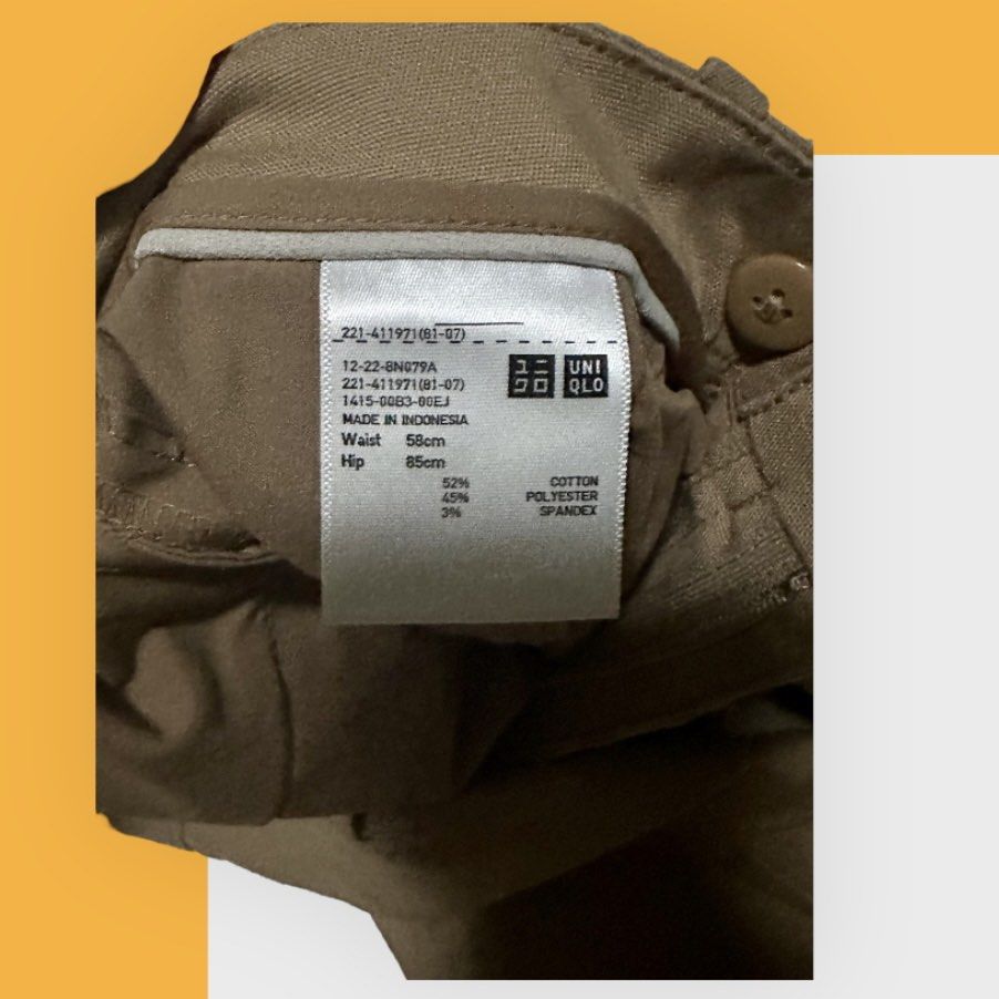 Uniqlo Smart Ankle Pants (Brown) (Category: Other Bottoms) located in Quezon City. Submitted by shaect (Listing ID 1294758205, Image 3). Description: SRP Php1,990.00.