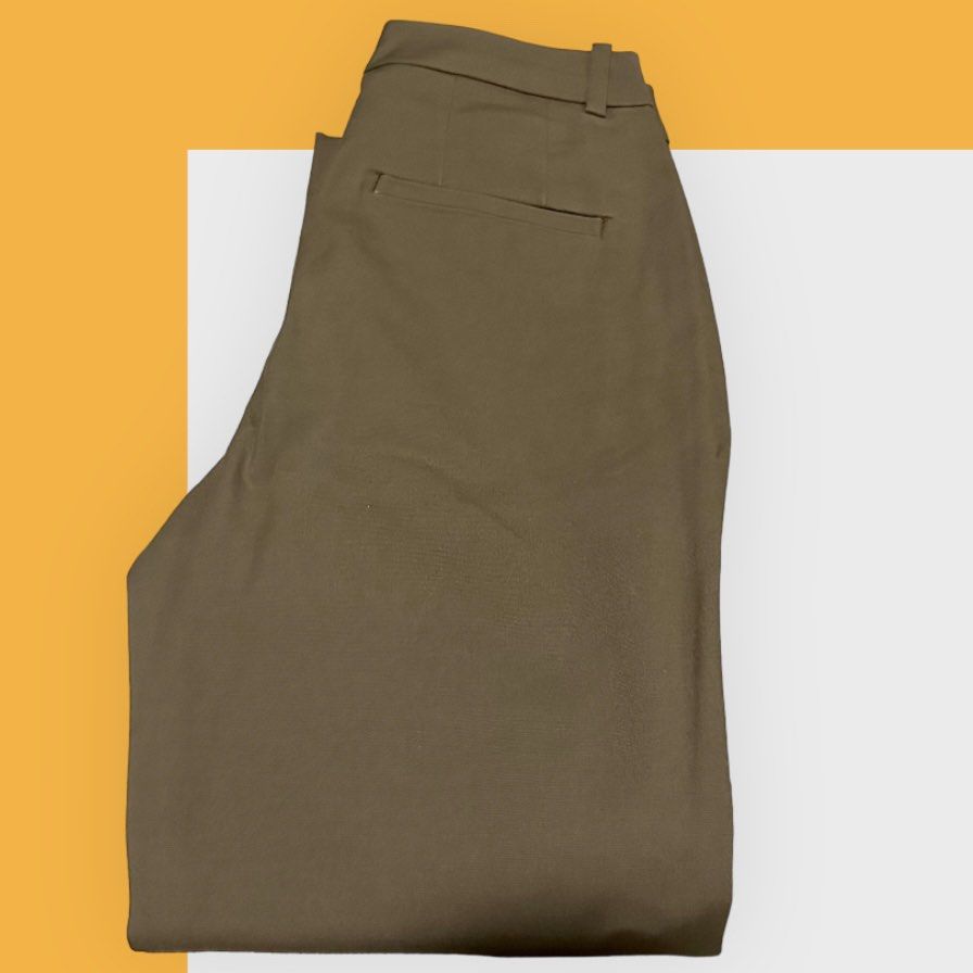 Uniqlo Smart Ankle Pants (Brown) (Category: Other Bottoms) located in Quezon City. Submitted by shaect (Listing ID 1294758205, Image 2). Description: SRP Php1,990.00.