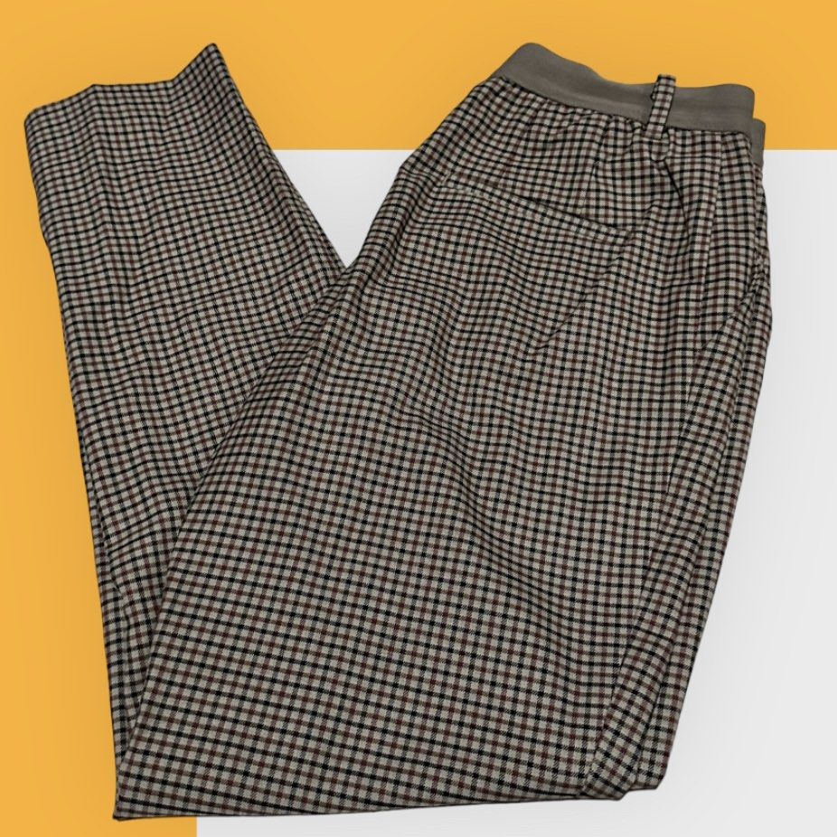 Uniqlo Smart Ankle Pants (Printed, Garterized) (Category: Other Bottoms) located in Quezon City. Submitted by shaect (Listing ID 1294758559, Image 1). Description: SRP Php1,990.00.