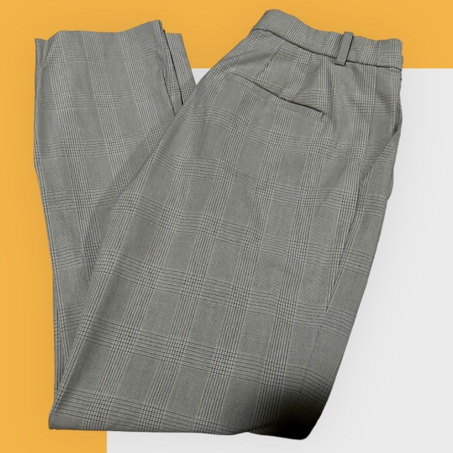 Uniqlo Smart Ankle Pants (Printed) (Category: Other Bottoms) located in Quezon City. Submitted by shaect (Listing ID 1294758754, Image 1). Description: SRP Php1,990.00.