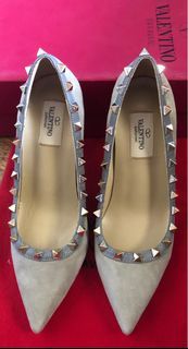 valentino garavani heels size 35