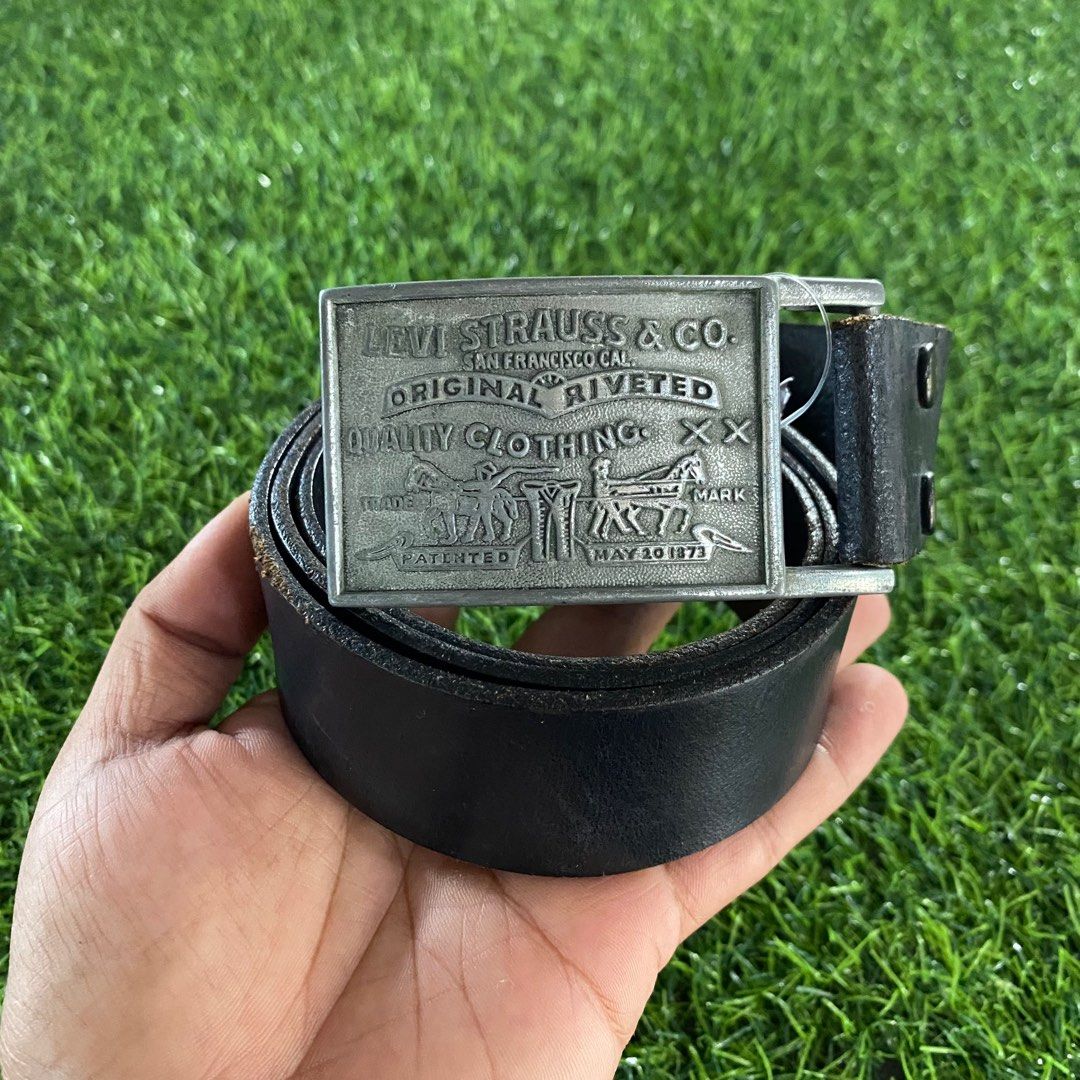 Buckle levis clearance