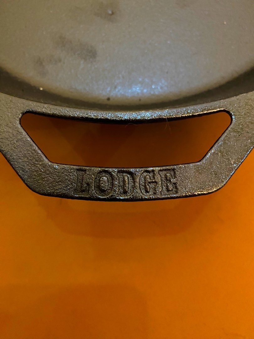 12” Lodge Cast Iron (Category: Cookware & Accessories) located in Tagaytay City. Submitted by secondbeing (Listing ID 1294950269, Image 2). Description: Signature teardrop handle..
