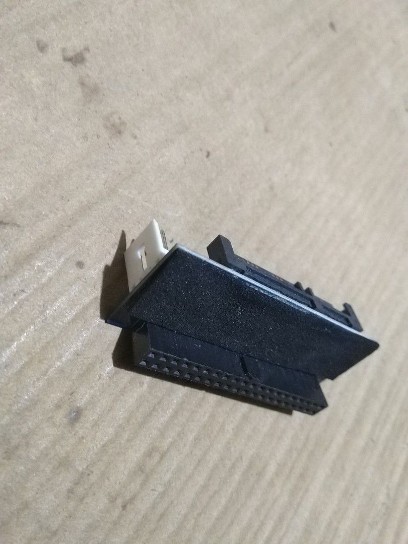 39 pin PATA IDE HDD to SATA HDD (Category: Computer Parts) located in Las Pinas. Submitted by theguywithspareparts (Listing ID 1294886977, Image 1). Description: no issues. fully functional The ATA HDD needs to be connected to 12v 4 pin molex for power. the built in pins to power ATA HDD cannot provide much power. History: I bought this to add PS2 Games to my ATA HDD It has been in storage for a long time now.