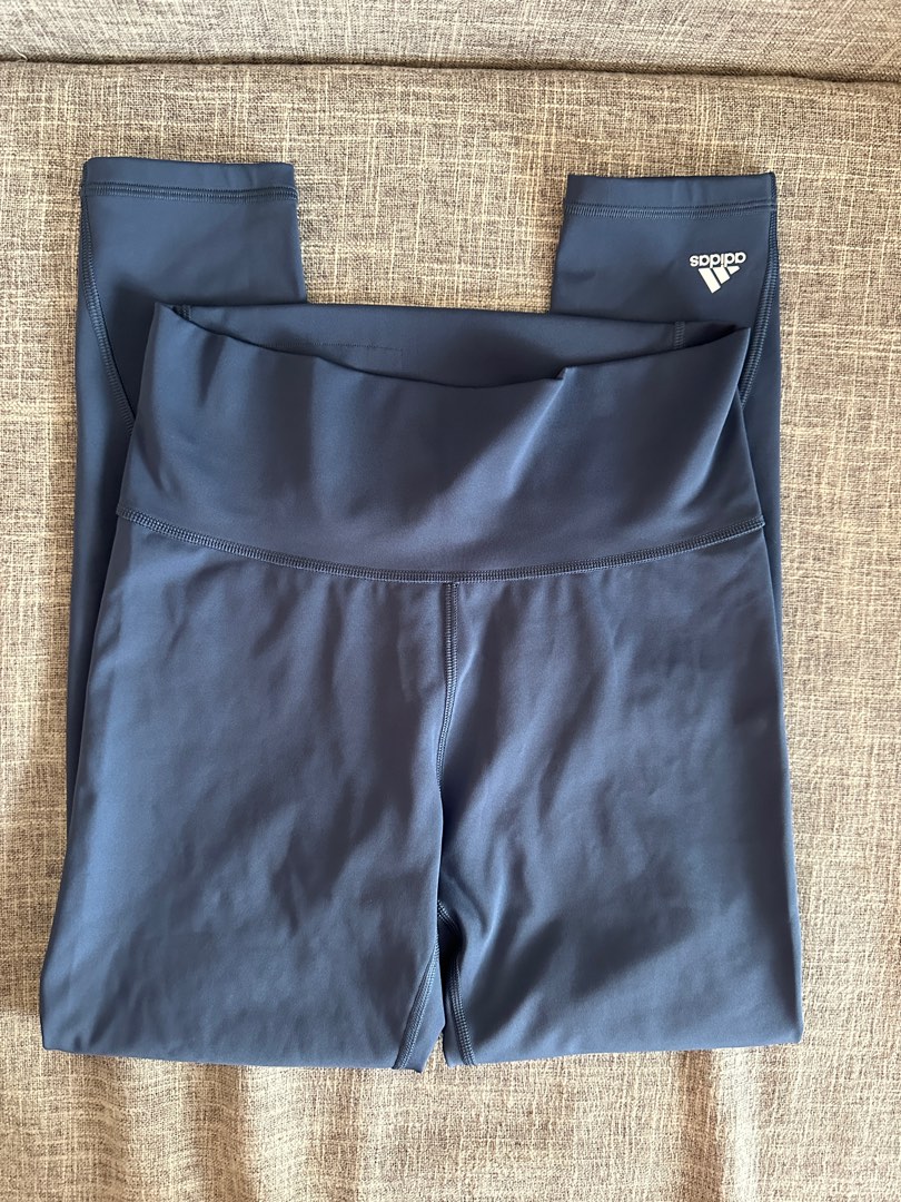 Brand new Adidas Leggings size L ($100 include shipping), 女裝, 褲＆半截裙, 牛仔褲、 Leggings - Carousell