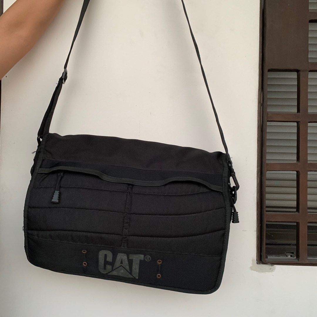 CAT SLING BAG (Category: Sling Bags) located in Paranaque City. Submitted by myunsterious (Listing ID 1294924941, Image 1). Description: .