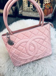 Cha nel Cc Medallion Baby Pink Quilted Bag