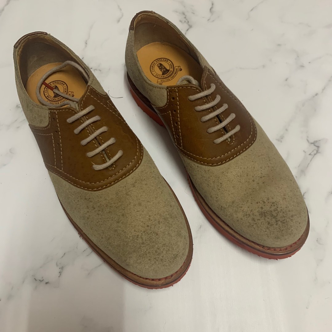 Clarks England saddle shoe