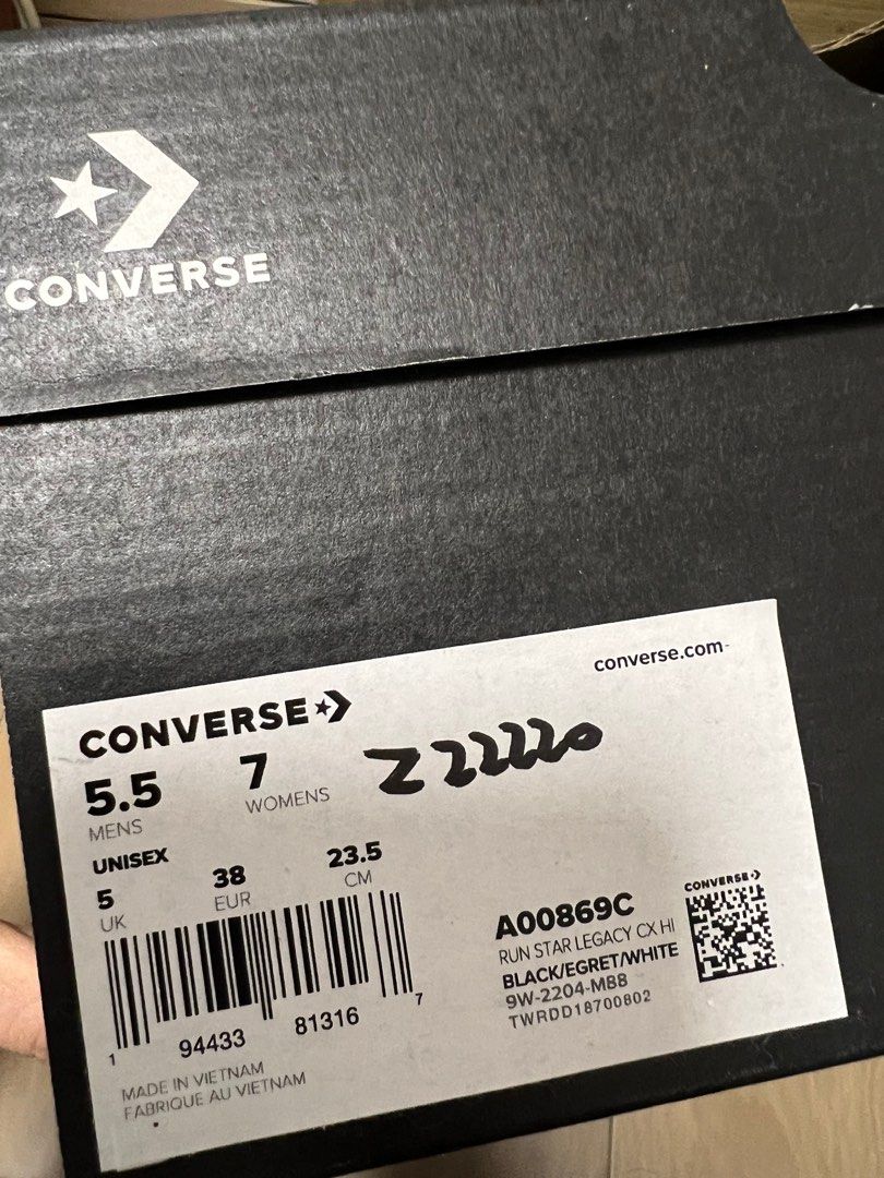 Converse （分類：波鞋）位於 Hong Kong。 由 bigbigg 提交（商品編號 1294953085，圖片 3）。簡介： 全新（買大咗平讓）。