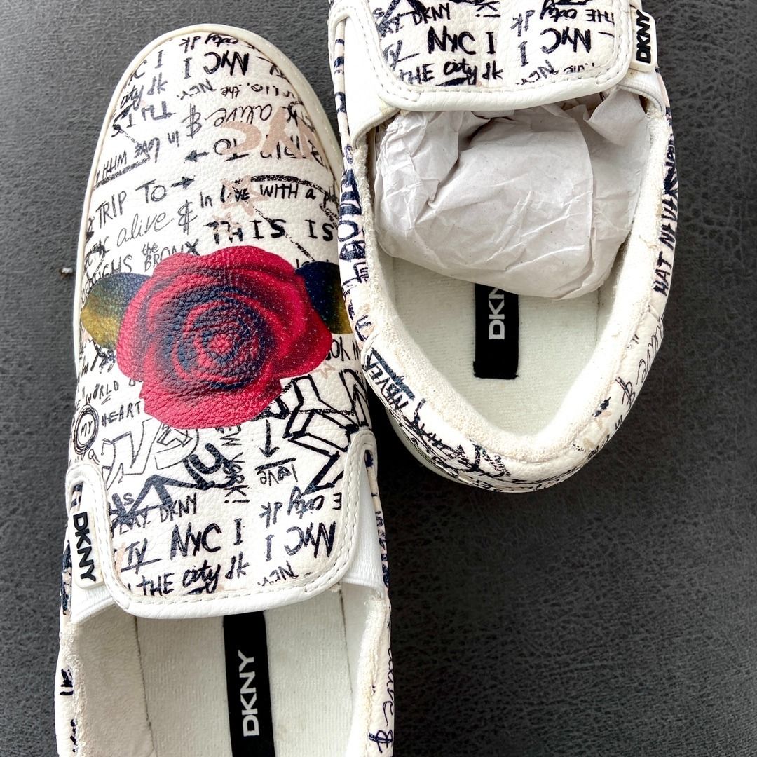 DKNY Case Sneakers 9