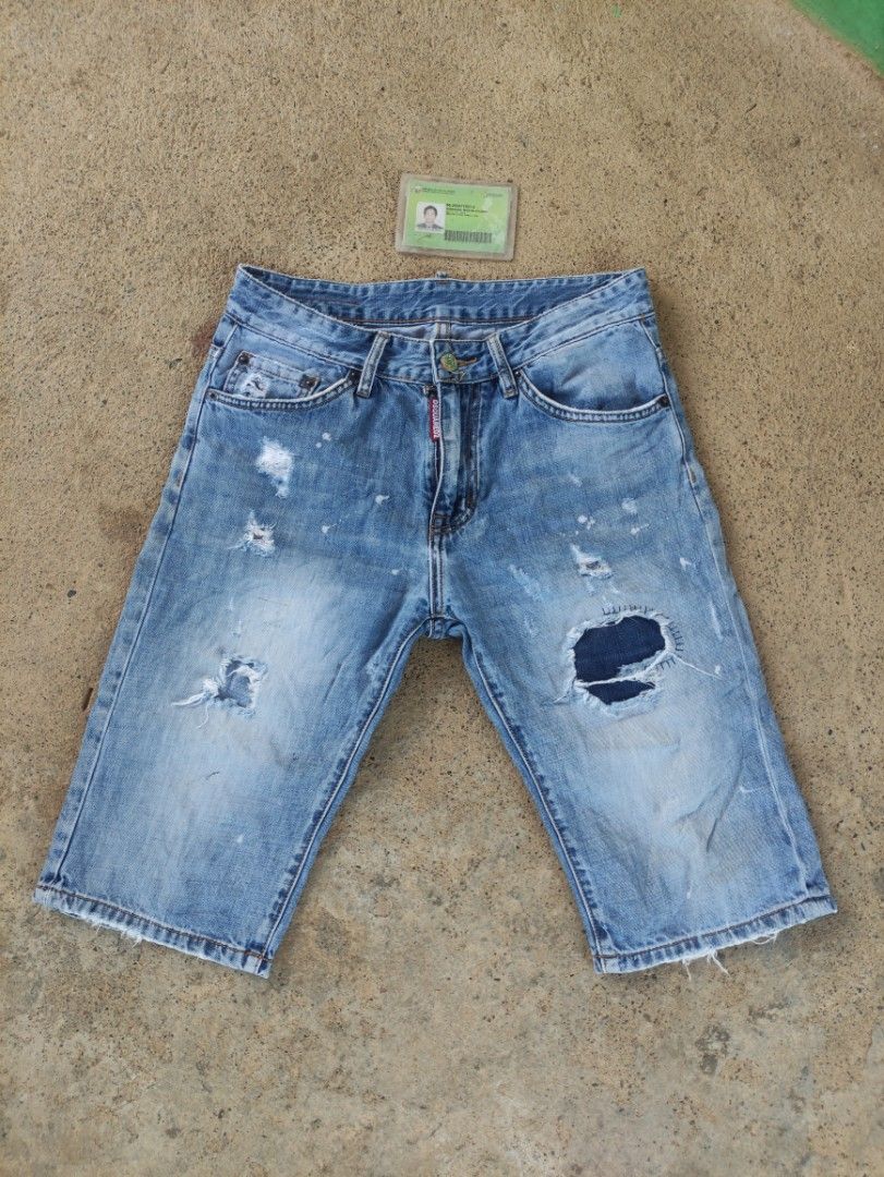 DSQUARED2 SEMI DISTRESSED SHORT (Category: Shorts) located in Ilagan. Submitted by mmjfindsco_2021 (Listing ID 1294895810, Image 1). Description: SALE! •DSQUARED2 SEMI DISTRESSED SHORT Size: 28-30 Length: 21 Excellent Condition 🏷️450 Loc:Ilagan Isabela..