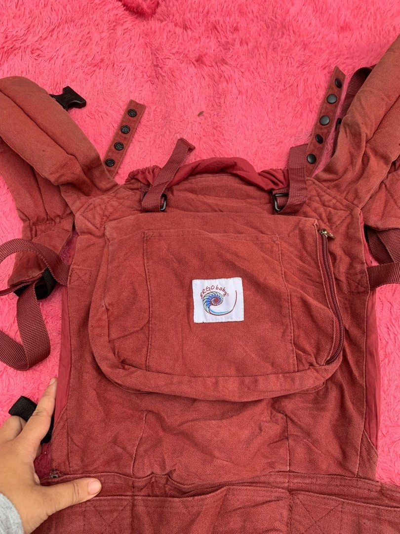 Ergobaby cranberry top