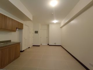 Fairlane Residences 2BR Semi-furnished Condo for Rent with PARKING!