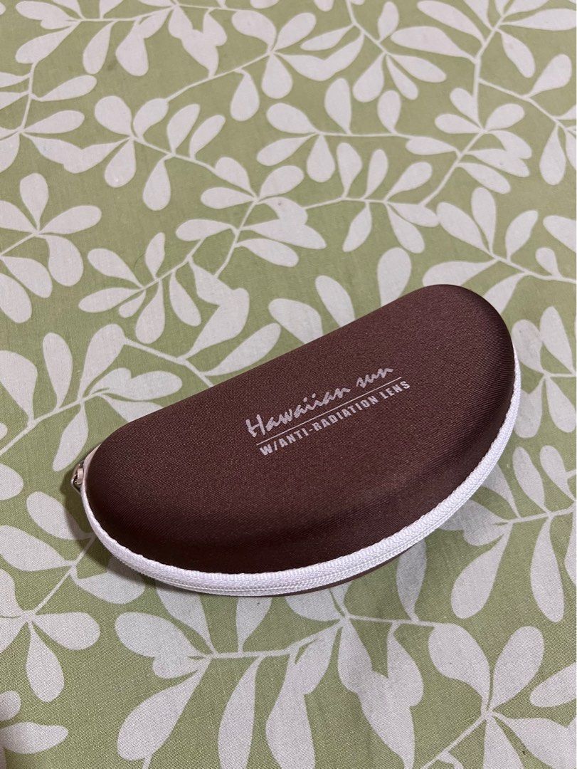 Hawaiian Sunnies (Gray) (Category: Sunglasses & Eyewear) located in Pasay City. Submitted by cartmaxxing (Listing ID 1295000171, Image 3). Description: used once complete set w/ pouch & microfiber cloth last price already RFS: not using anymore, sayang naman kaya buy nyo na hehehe helping tags: Sunniesstudios / Baobab / EO / Ray-ban.