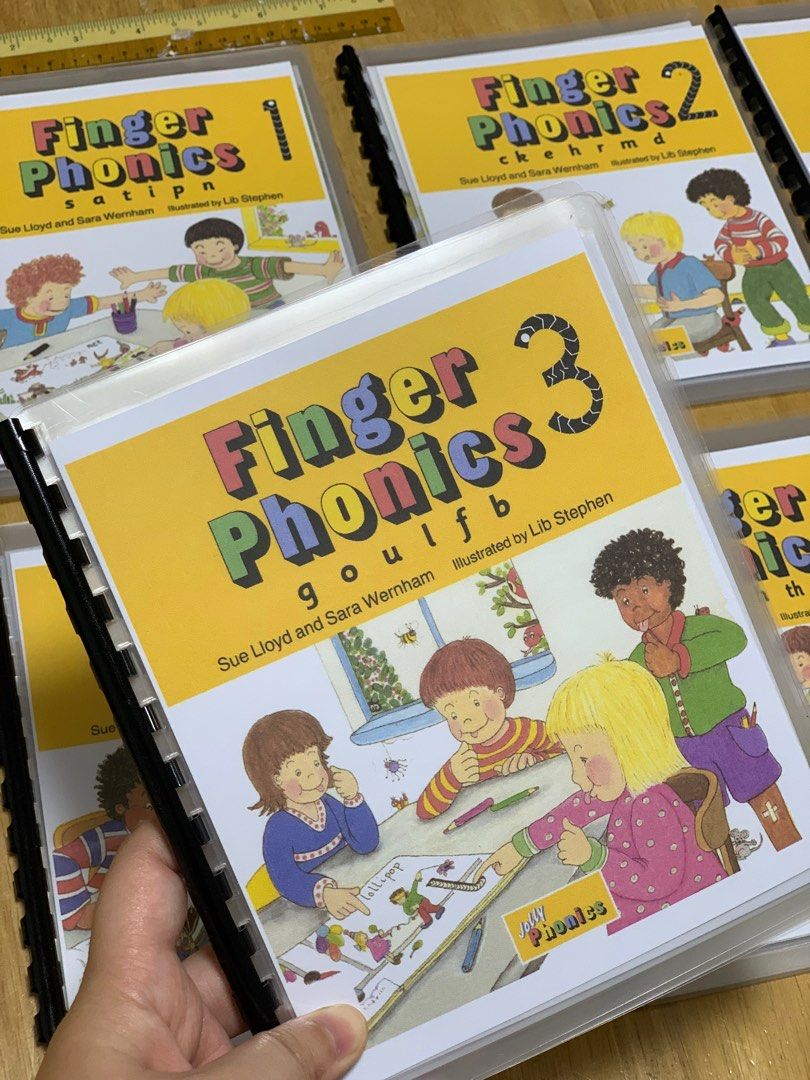 Jolly Phonics - Finger Phonics Complete Books 1-7, Hobbies & Toys