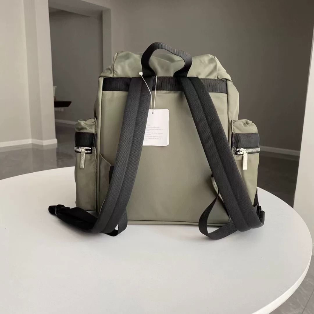 Adidas Yoga Backpack 瑜珈背囊, 女裝, 手袋及銀包, 背囊- Carousell