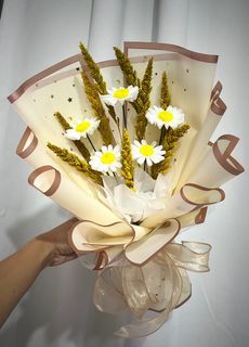 mini daisy satin bouquet