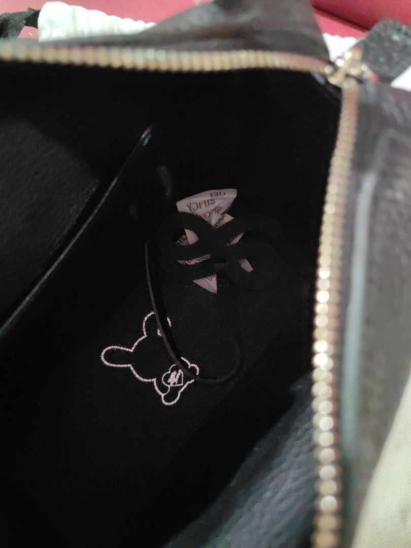 mini momentum (Category: Cross-body Bags) located in Quezon City. Submitted by finds_stuff (Listing ID 1294962155, Image 3). Description: Brandnew Genuine leather Color :black With dustbag and paperbag.