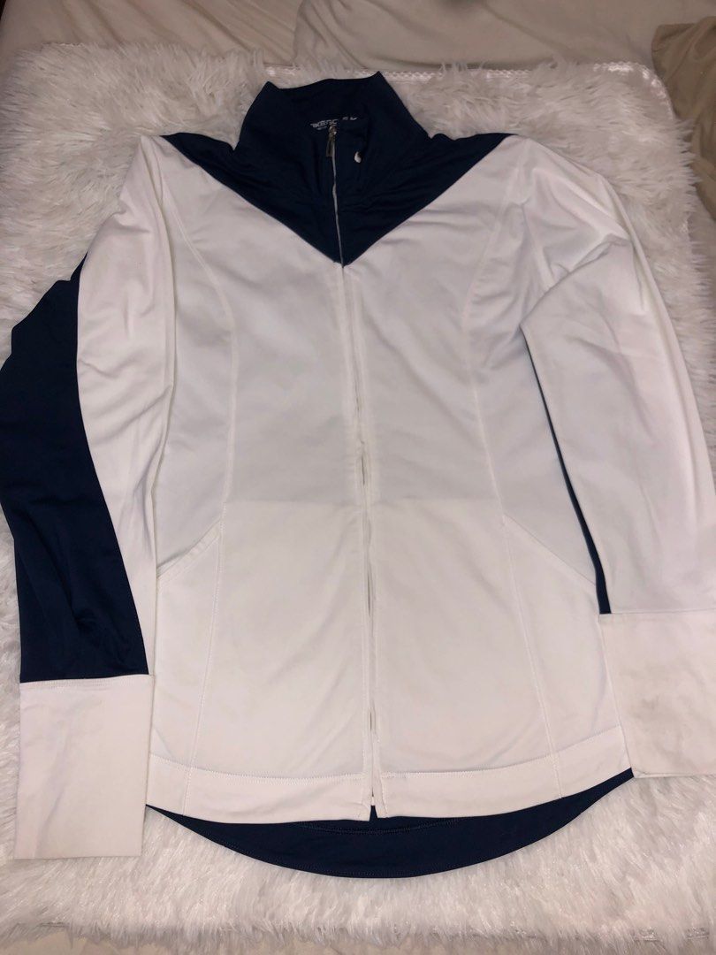 NIKE GOLF DRI-FIT JACKET (Category: Golf) located in Pasig City. Submitted by jamcolecciones (Listing ID 1294955318, Image 2). Description: Worn once in the golf Tournament. I gained weight. Dont fit anymore. This is 5-6K in the mall 😊.