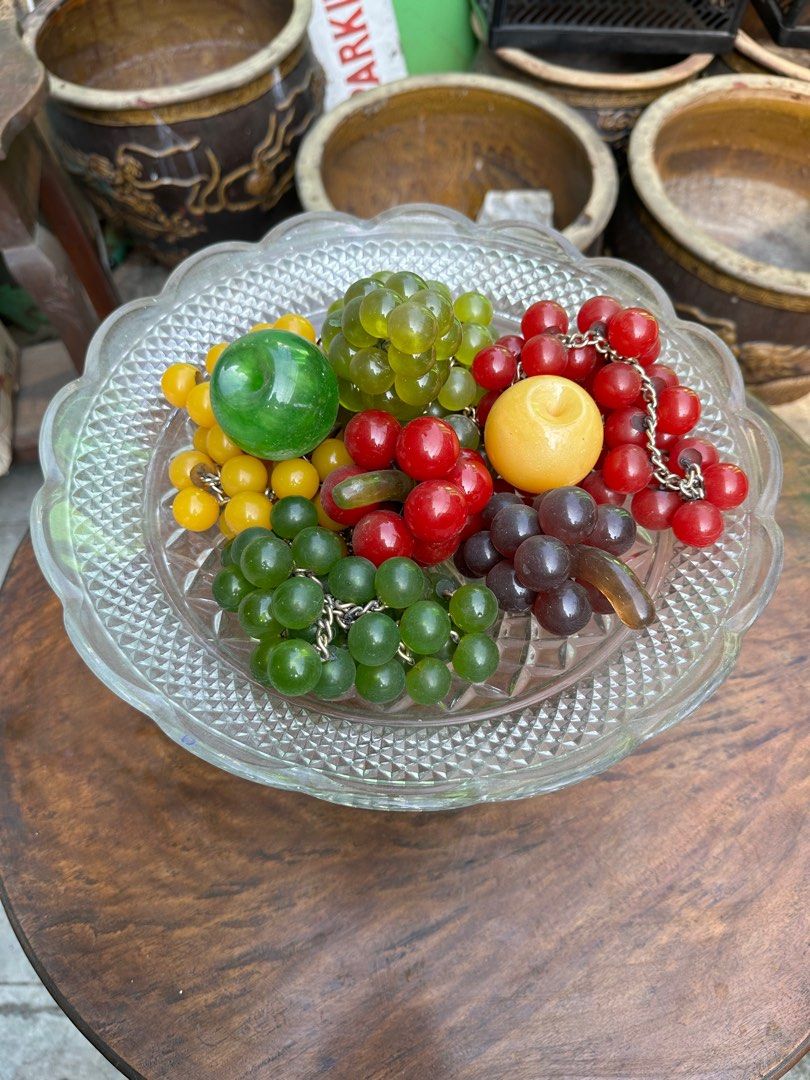 Old glass fruit tray (Category: Dinnerware & Cutlery) located in Quezon City. Submitted by anjherga27 (Listing ID 1294906416, Image 2). Description: .