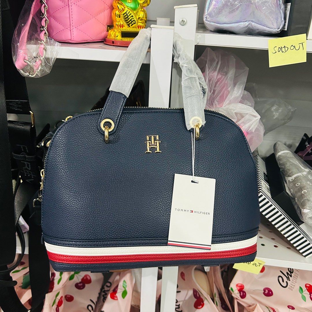 Original Tommy Hilfiger Handbag Women s Fashion Bags Wallets Shoulder Bags on Carousell