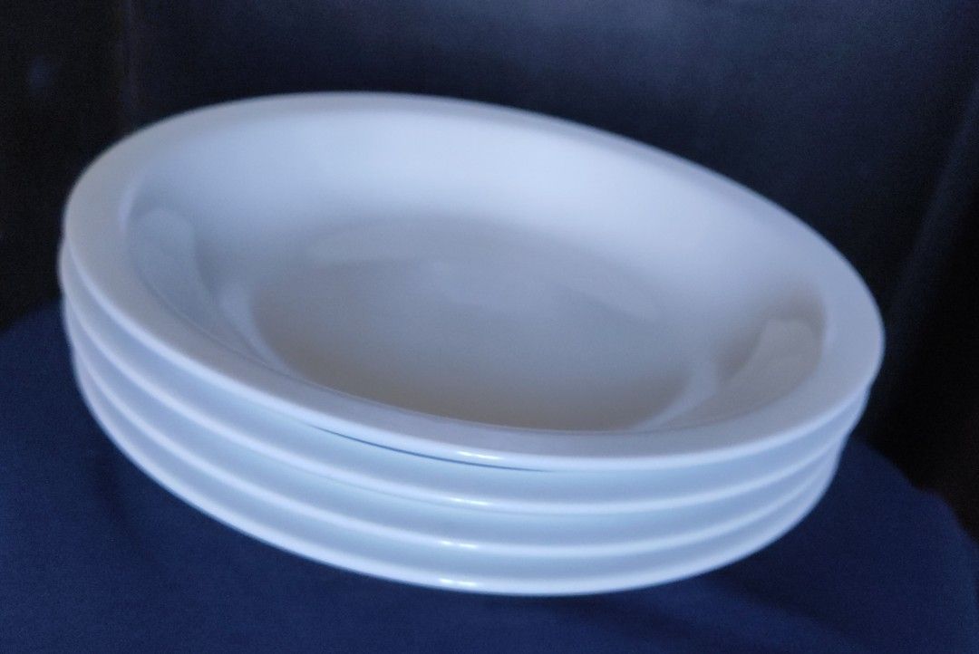 Quality plates (Category: Dinnerware & Cutlery) located in Mandaue City. Submitted by fsmfsm (Listing ID 1294841247, Image 1). Description: 4 pcs 9" diameter 1/2 " depth hotel quality.