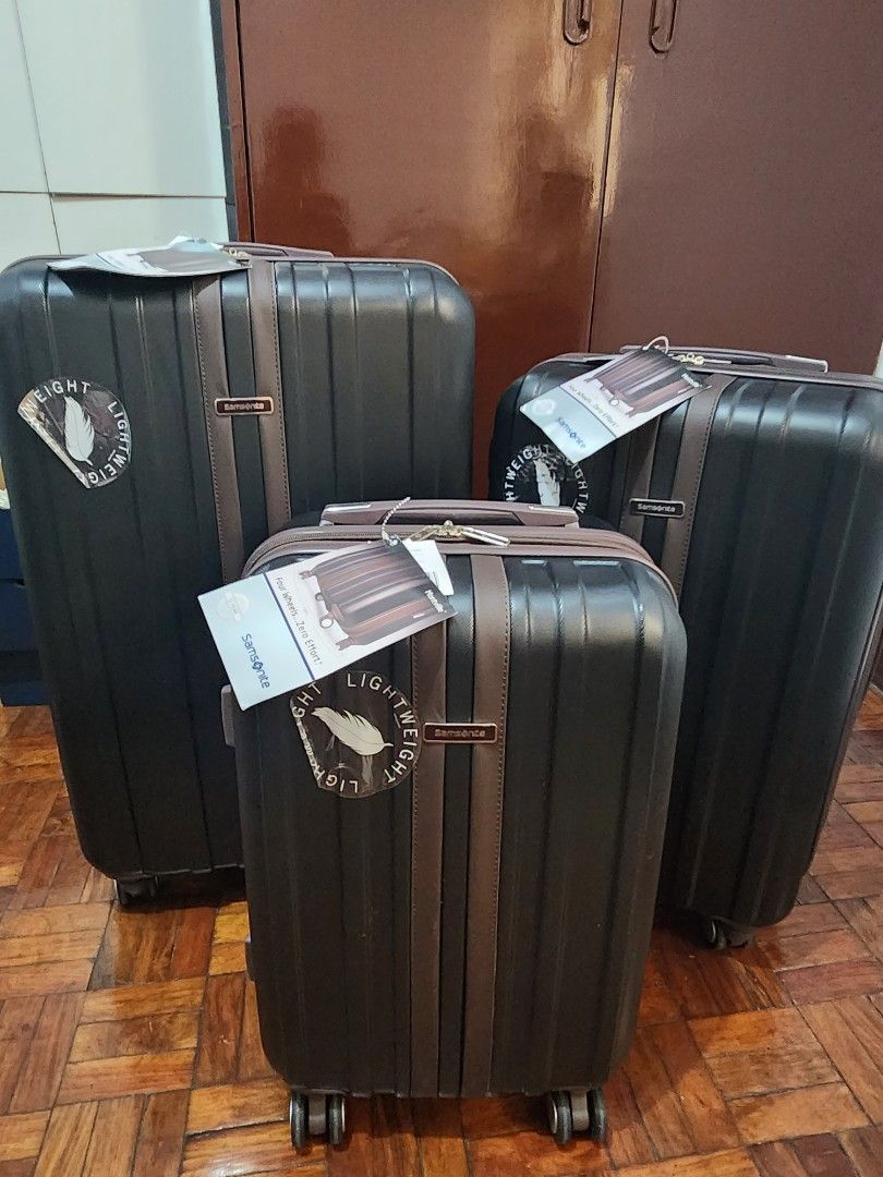 Samsonite 3Piece Hard Side Expandable Luggage Set, Hobbies & Toys