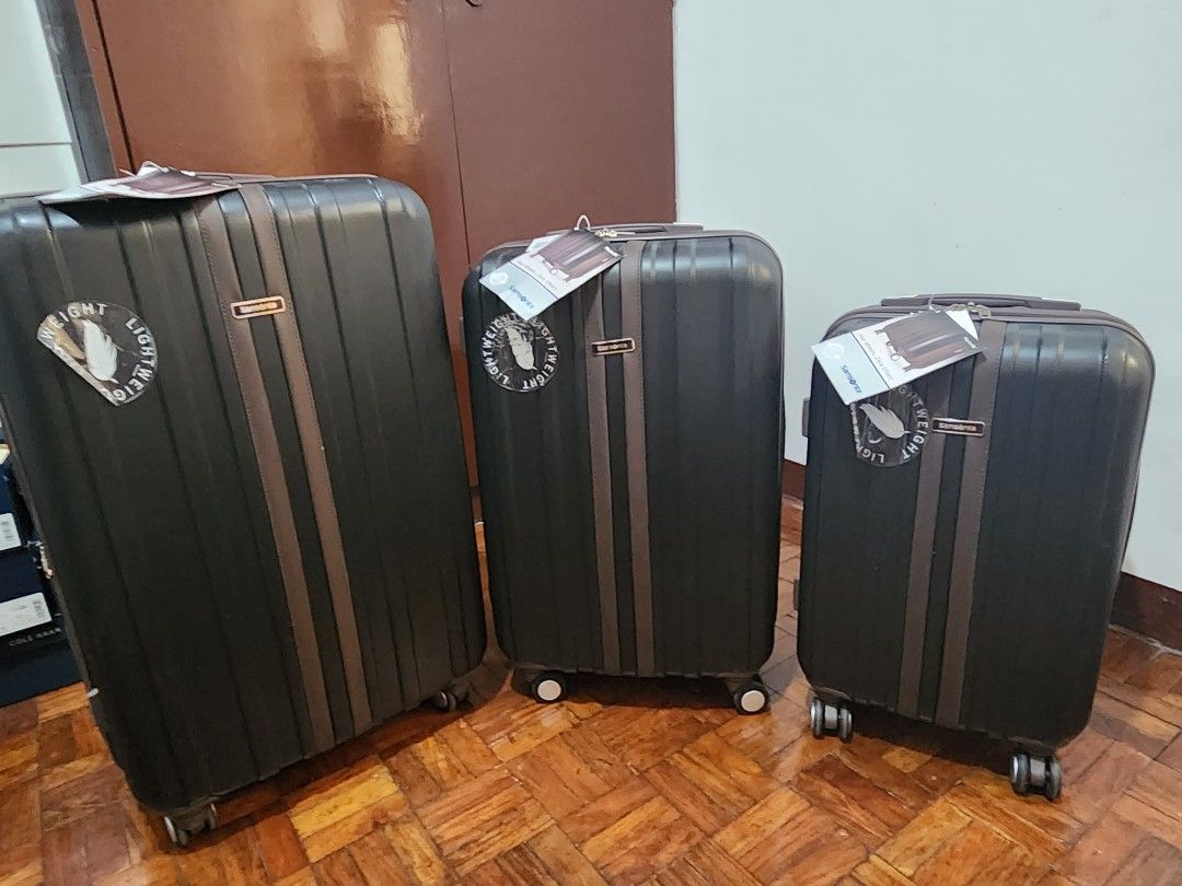 Samsonite 3Piece Hard Side Expandable Luggage Set, Hobbies & Toys