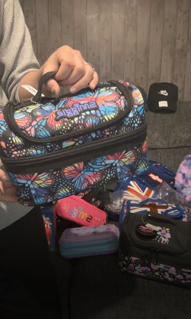 Smiggle Lunchbag butterfly double decker (Category: Babies & Kids Fashion) located in Quezon City. Submitted by margsstuff (Listing ID 1294836132, Image 2). Description: brandnew original smiggle from UK please follow our page on facebook JMAX lalamove or pick up qc.