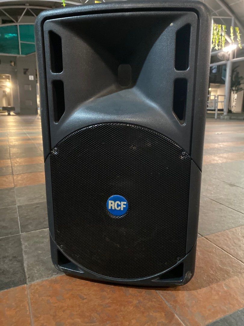 Speaker (Category: Soundbars, Speakers & Amplifiers) located in Singapore. Submitted by sumen26 (Listing ID 1294873250, Image 3). Description: I’ve 3 pieces.Well used but still working well no issues perfect sound ..