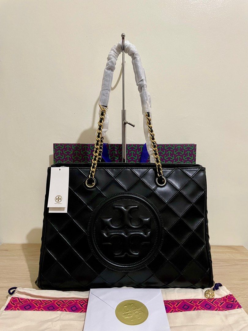 Tory burch soft fleming tote bag large (Category: Luxury Bags & Wallets) located in Cabuyao City. Submitted by luxbymishy (Listing ID 1294941630, Image 1). Description: Brand new complete inclusions Guaranteed original/authentic .