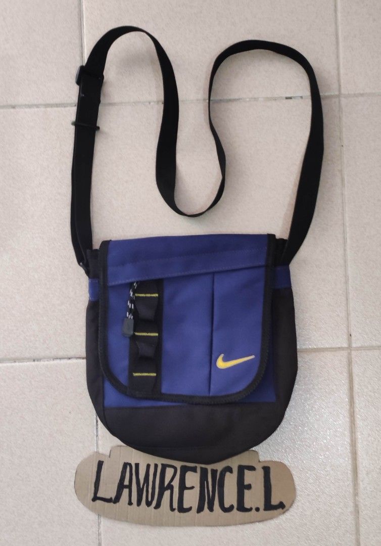 Vintage Nike Slingbag....550 (Category: Sling Bags) located in Pateros City. Submitted by lawrence_stuff (Listing ID 1294862052, Image 1). Description: Fs Vintage Nike Slingbag...550 Excellent condition DM.