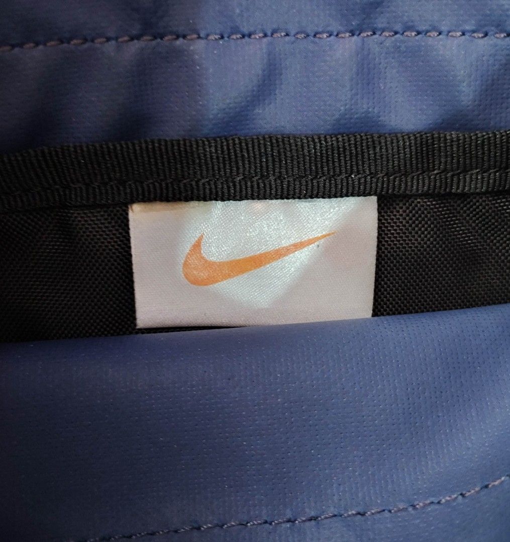 Vintage Nike Slingbag....550 (Category: Sling Bags) located in Pateros City. Submitted by lawrence_stuff (Listing ID 1294862052, Image 2). Description: Fs Vintage Nike Slingbag...550 Excellent condition DM.