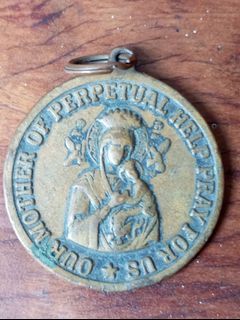 Vintage Sto. Niño de Cebu Our Lady of Perpetual Help  Catholic medal