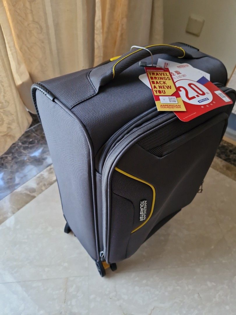 American Tourister cabin spinner luggage lightest roller case Brand New