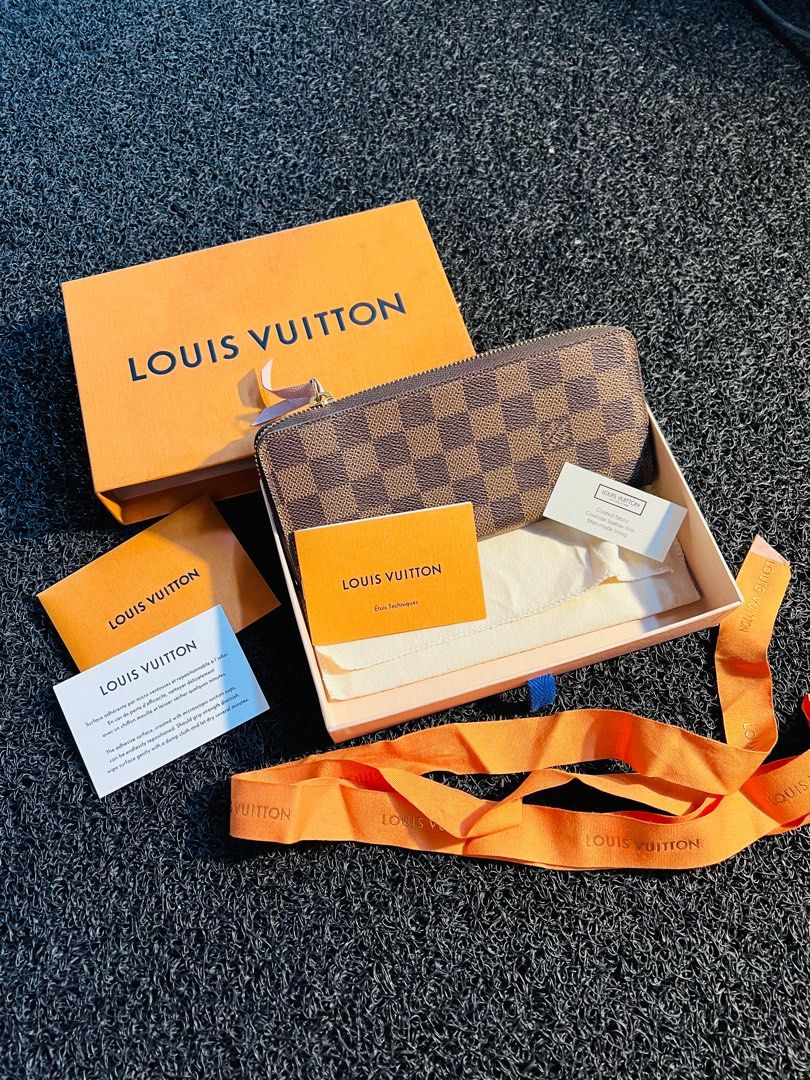 Authentic Louis Vuitton Clemence zippy wallet (Category: Luxury Bags & Wallets) located in Binalonan. Submitted by sheenaluxarchive (Listing ID 1295056917, Image 1). Description: Authentic LV CLEMENCE ZIPPY WALLET rank SA-A no flaws box/card/dustbag/ribbon/no receipt 100% moneyback guarantee. Bought from store in Japan 19,500 only 📍Mangaldan, Pangasinan Location.